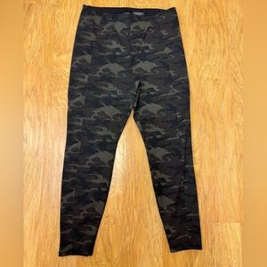 🚨MAKE AN OFFER🚨 Liverpool Camo Leggings